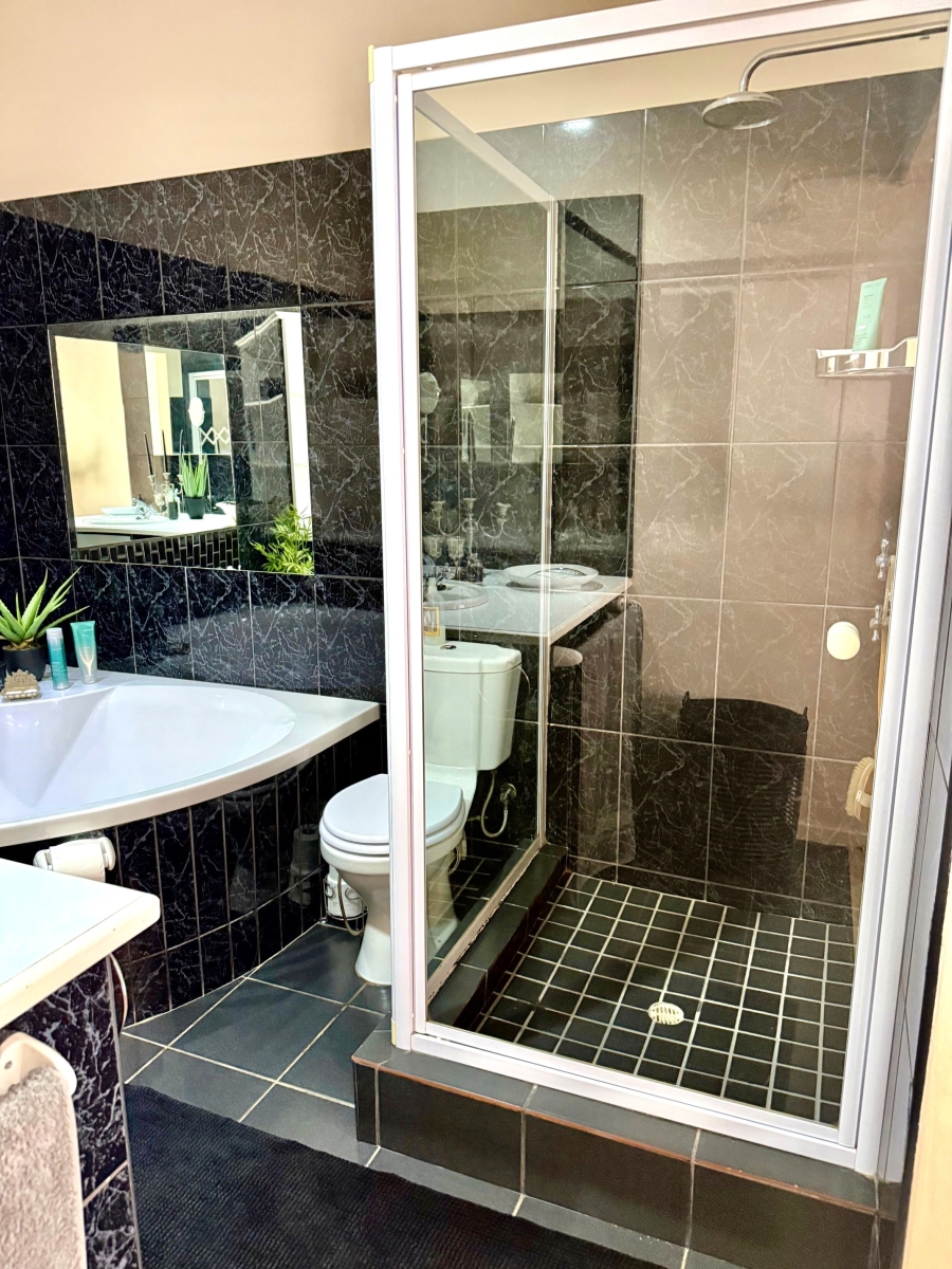 3 Bedroom Property for Sale in Tafelzicht Western Cape